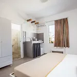 Tinas شقة فندقية 4*