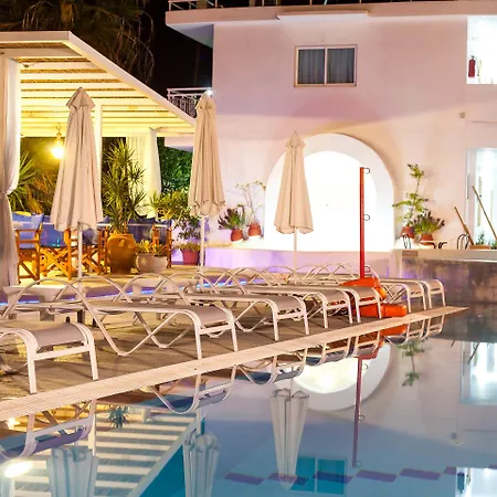 Tinas Aparthotel 4*