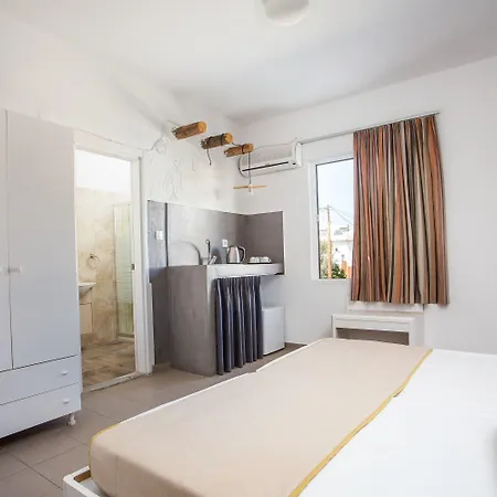 Tinas Aparthotel 4*