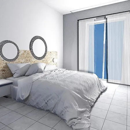 Tinas Aparthotel 4*