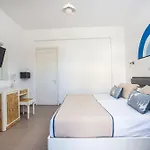 Tinas 4* 法里拉基