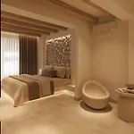 Tinas 公寓式酒店 4*