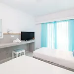 Tinas 4* 法里拉基