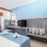 Tinas 公寓式酒店 4*
