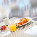 Tinas 公寓式酒店 4*
