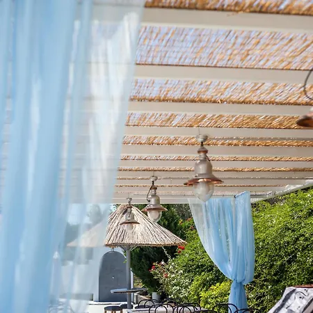 Tinas Plus Hotel Aparthotel