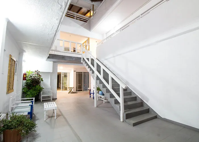 Tinas 公寓式酒店 法里拉基