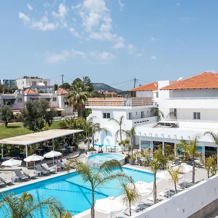 Tinas Plus Hotel Aparthotel