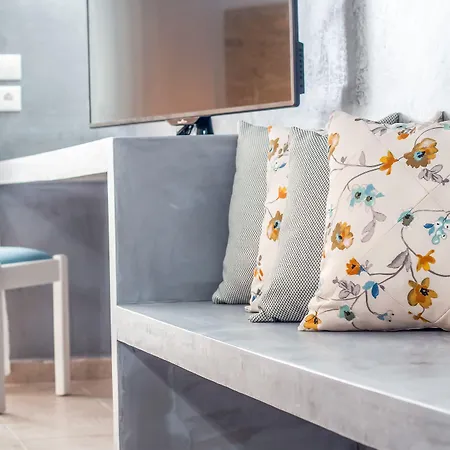 Ξενοδοχείο με διαμερίσματα Tinas 4*