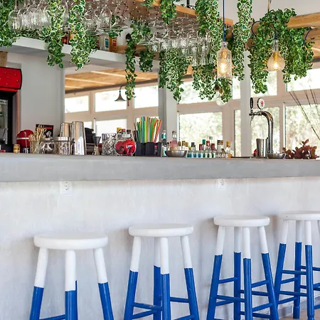 Tinas 4* Φαληράκι