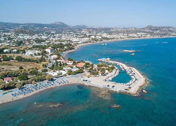 Aparthotel Tinas Plus Hotel 4*