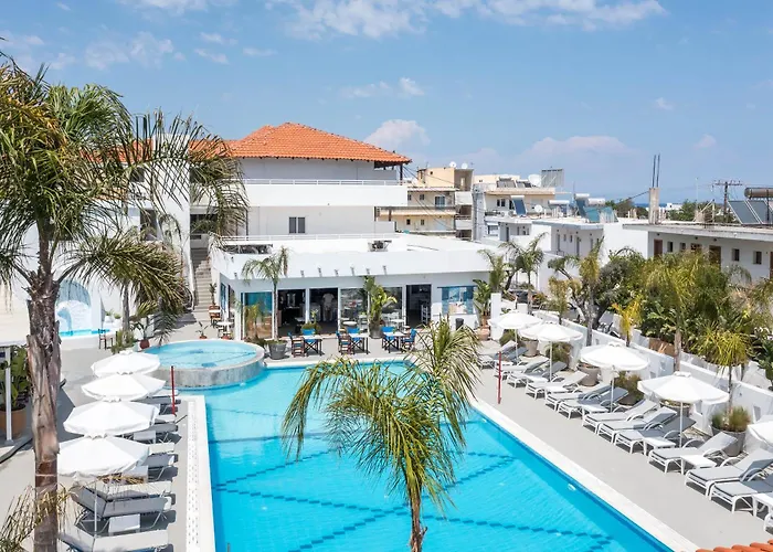 Aparthotel Tinas Plus Hotel 4*