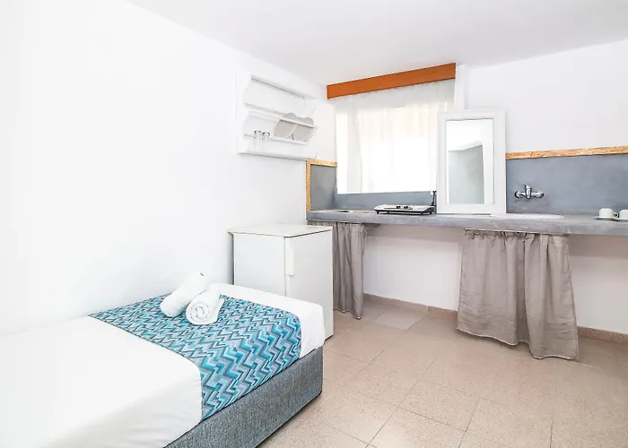 Aparthotel Tinas Plus Hotel