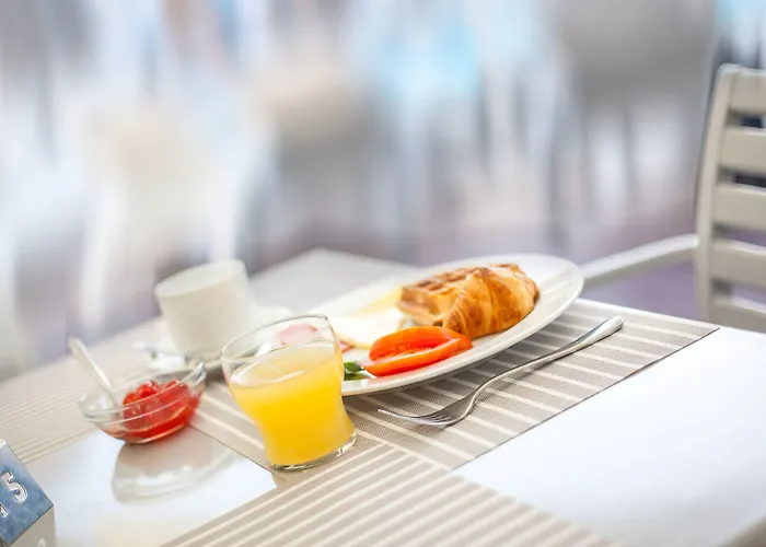 Tinas شقة فندقية 4*