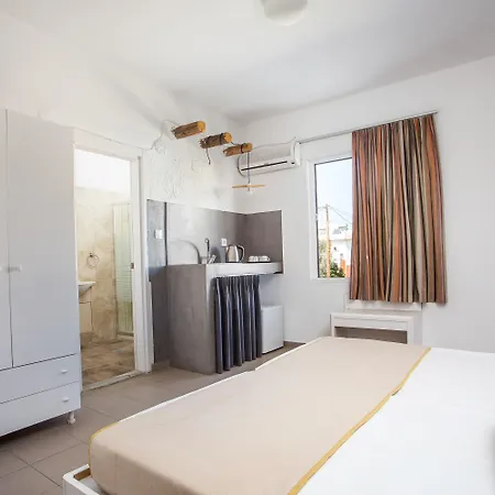 Tinas Aparthotel