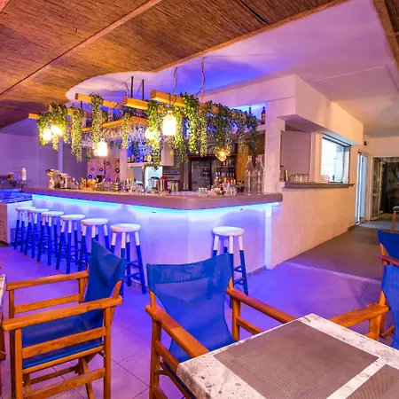 Aparthotel Tinas 2*