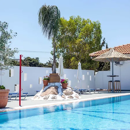 Aparthotel Tinas