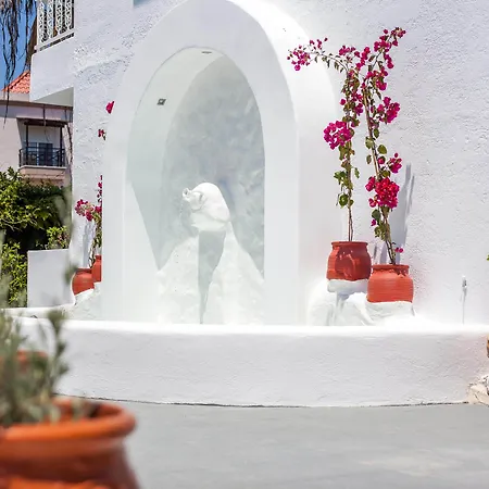 Tinas Aparthotel