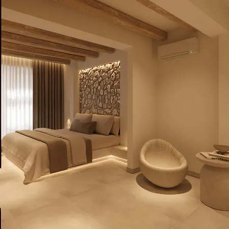 Tinas Aparthotel 4*