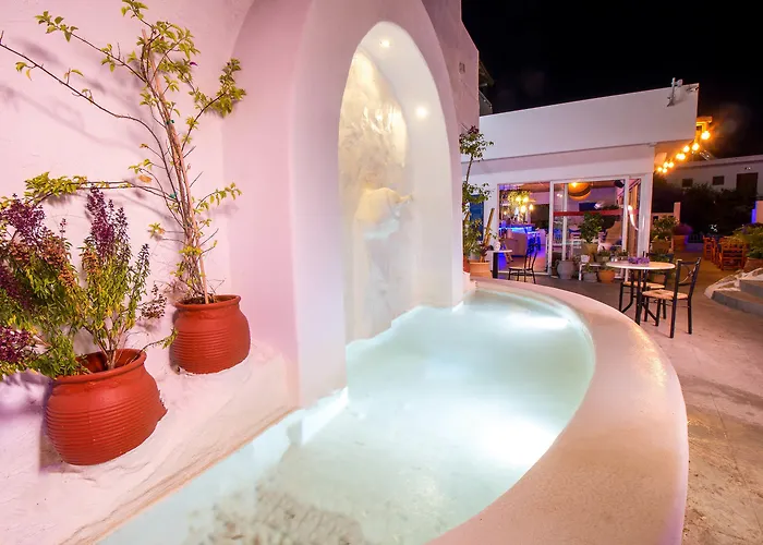 Tinas Apartmanhotel 4*