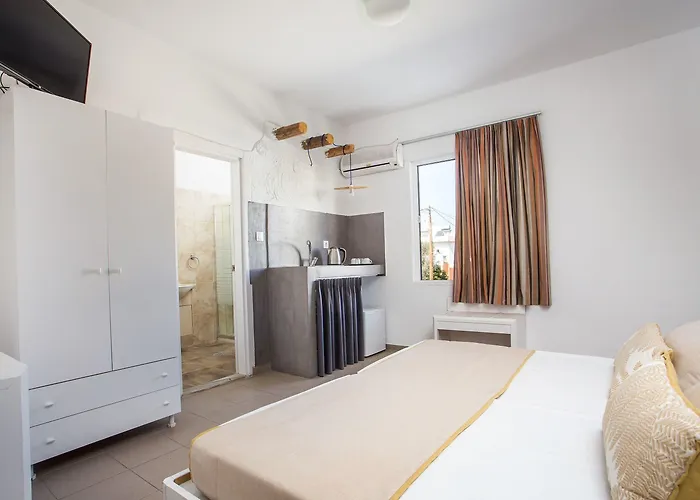 Tinas Apartmanhotel 4*